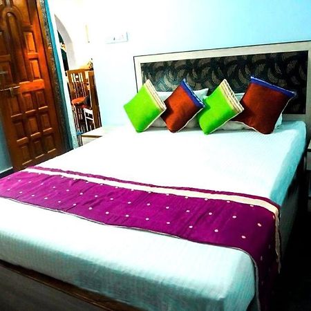 Oyo 15626 The Sovva Hotel Морджим Екстериор снимка