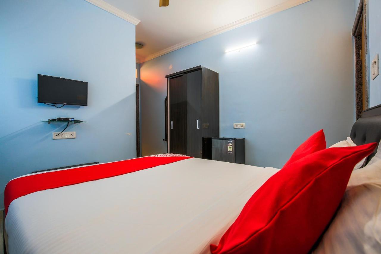 Oyo 15626 The Sovva Hotel Морджим Екстериор снимка