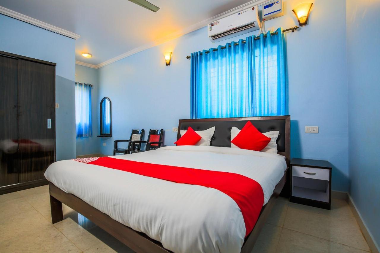 Oyo 15626 The Sovva Hotel Морджим Екстериор снимка