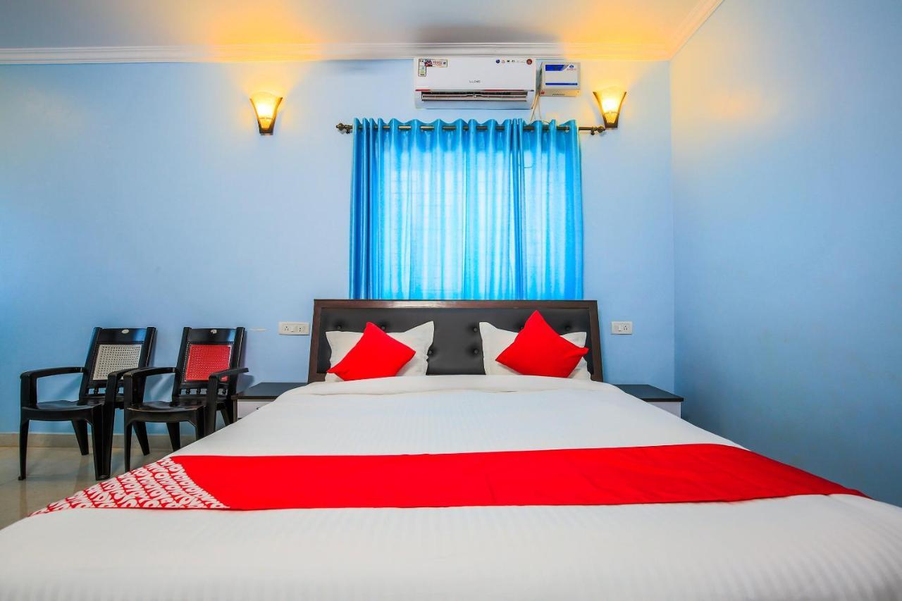 Oyo 15626 The Sovva Hotel Морджим Екстериор снимка