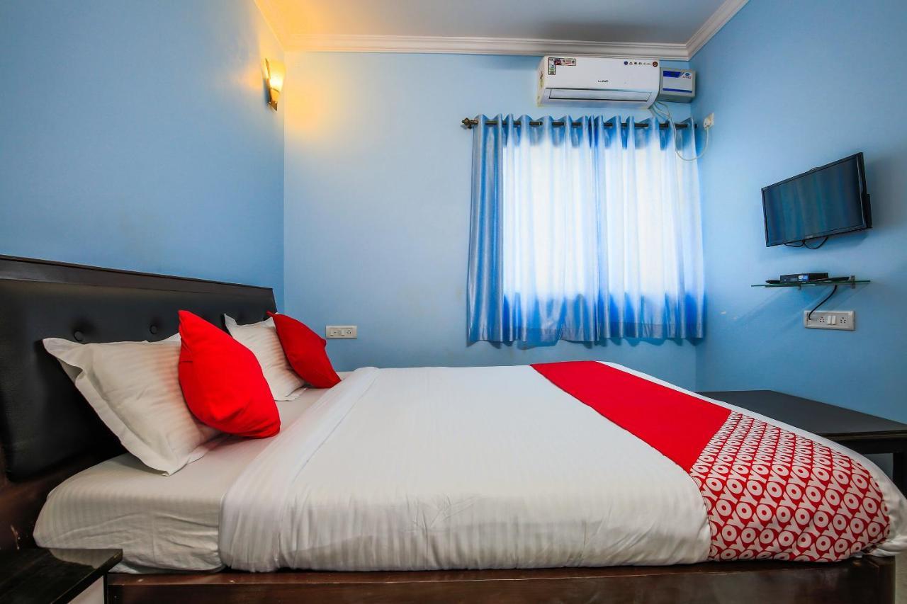 Oyo 15626 The Sovva Hotel Морджим Екстериор снимка