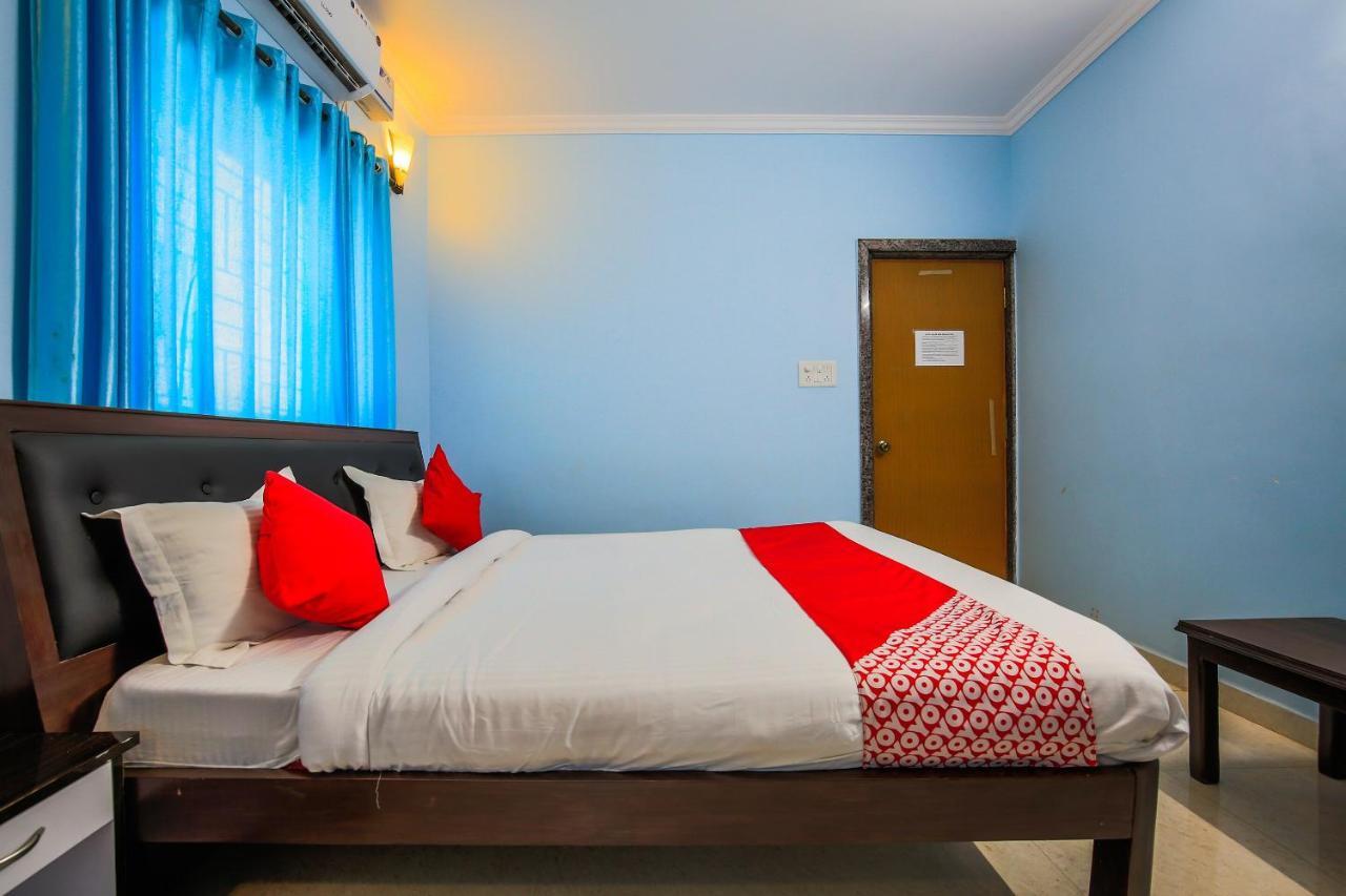 Oyo 15626 The Sovva Hotel Морджим Екстериор снимка