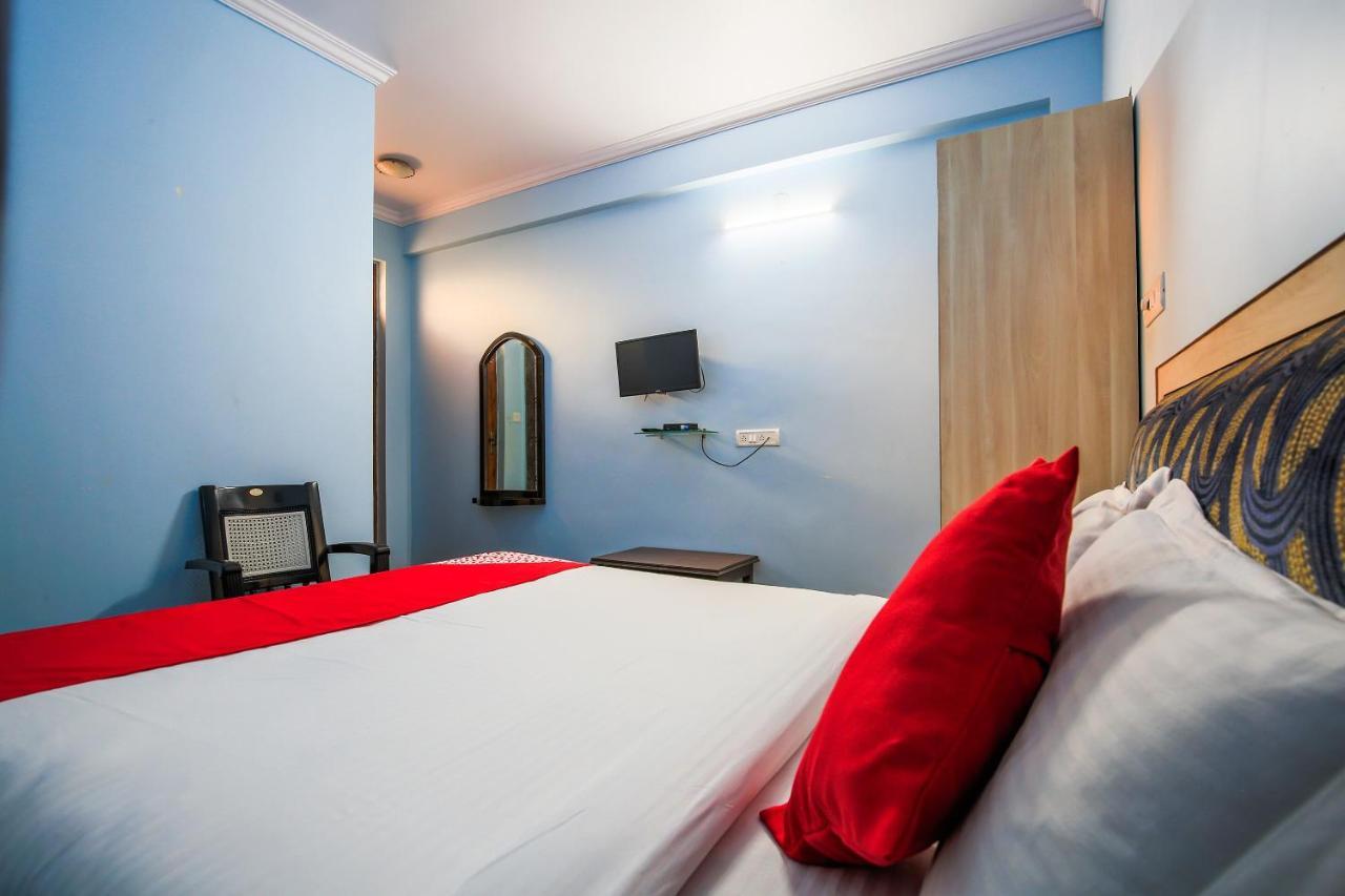Oyo 15626 The Sovva Hotel Морджим Екстериор снимка