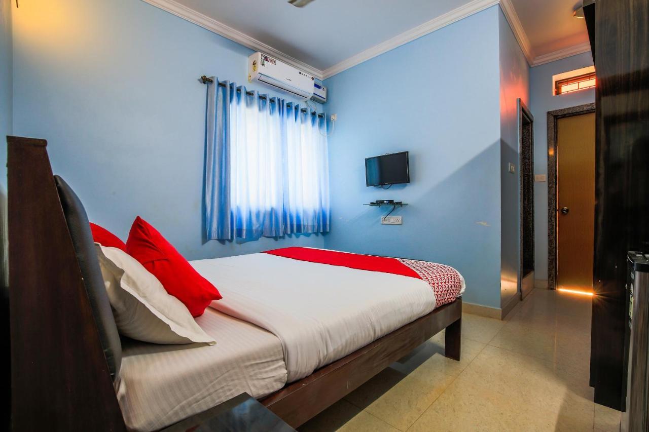 Oyo 15626 The Sovva Hotel Морджим Екстериор снимка