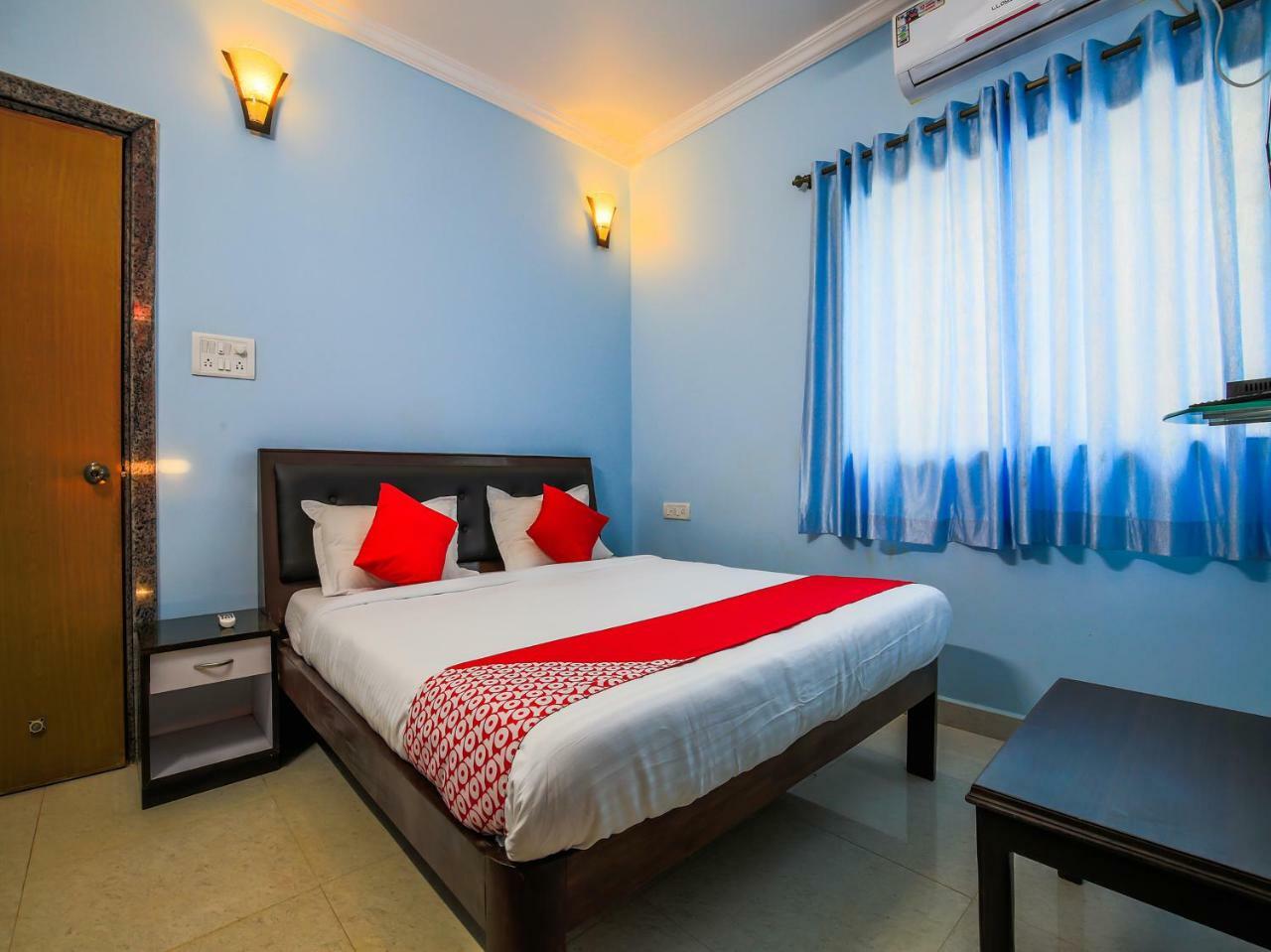 Oyo 15626 The Sovva Hotel Морджим Екстериор снимка